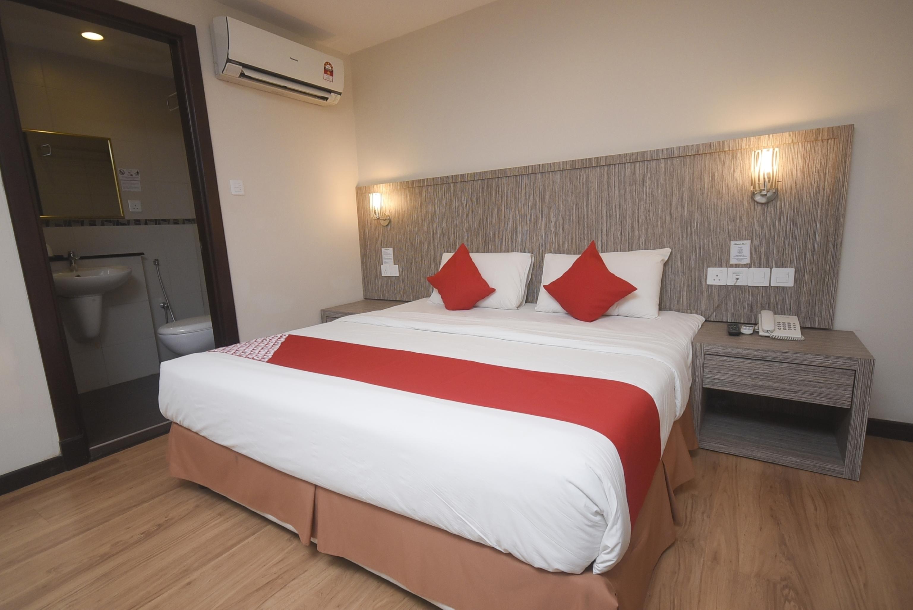 Super Oyo 985 Hotel Nur Miri Exterior foto